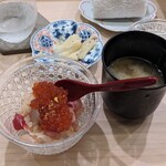 鮨 たつ也 よしかわ - ばらちらし いくらがけ