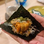 鮨 たつ也 よしかわ - 大トロの天ぷら雲丹乗せ 柚子胡椒ソース