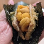 鮨 たつ也 よしかわ - 大トロの天ぷら雲丹乗せ 柚子胡椒ソース