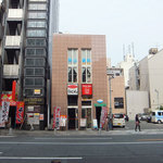 ウエスト - うどん屋さんの入口らしくない感じがします。