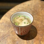 タイ料理バル タイ象 - ・お通し(鶏団子のスープ)