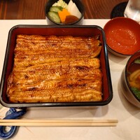 入谷鬼子母神門前のだや - 上が共水、下が兼光の鰻重(大)