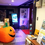 プールアンドダーツ カフェ サイド - 地下の入口（2023.10）