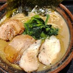 千極煮干 - 家系ラーメン（880円）プラス鳥チャーシュー
