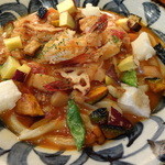 海老と揚げ餅のトマトクリームうどん890円　※2013年11月