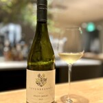 マンサルヴァ - ■ティッフェンブルンナーのピノ・グリージョ
      アロマは、もう華やかなお花畑♪
      蜜っぽさもあるし、優しいミネラル、嫌味のない伸びやかな酸などのトータルバランスに、虜になります♡