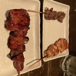 馬耳東風 - もも（右奥）、ハツ黒胡椒（左奥）、きも（手前）