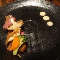 中華旬彩 森本 - 自家製のXO醤で炒めた和牛もも肉と旬菜