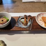 きのこ料理 創士庵 - 真ん中が「ササクレヒトヨダケ」