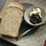 猫車 - 全粒麦パン