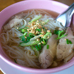 ドゥワンチャン - 「センレックナームガイ」（780円）。タイのラーメンだそうです。