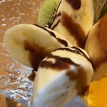 水信フルーツパーラーラボ - チョコシロップ掛けバナナ