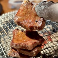 YAKINIKU BON'S - 