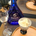 日本料理 TOBIUME - ❿"甘味　有りの実"
      ⑭梨&梨(福岡県京都郡みやこ町産、松木果樹園)のソルベ、自家製ミルクアイス、ハヴィオン・リキュール・アルマニャック・ナポレオン・ブルームーン(ホワイトブランデー、フランス)掛け 