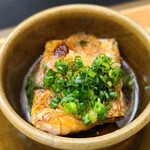 日本料理 TOBIUME - ❷"炭香　白身のトロ"
      ②海苔茶碗蒸し、炭火焼き赤鯥(別称:ノドグロ、山口県見島沖産)、大根おろし(福岡県若松産)&刻み葱(山口県安岡産)載せ 
      赤鯥の脂を回し皮をパリッと揚げ焼き、芳ばしく美味！