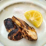 日本料理 TOBIUME - ❼"焼　つぼみ"
      ⑱炭火焼き松茸(山口県岩国産)、完熟黄酢橘添え 
      松茸のシャキっとした食感、旨み、薫りが渾然一体となっています
      1本頂けるのがとても嬉しい