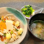 日本料理 TOBIUME - ❾"瑞穂　夜遊び"
      ⑳ご飯
      ㉑ふのり(山口県下関産)&里芋(福岡県若松産)、渡り蟹出汁のお味噌汁(カクキューの八丁堀味噌&九重の太白味噌&地元の赤味噌のブレンド) 
      ㉒お漬け物(蕪、蕪の葉胡麻和え) 