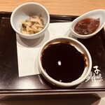 厨 盛田 - お通し2種　　刺身用の醤油も