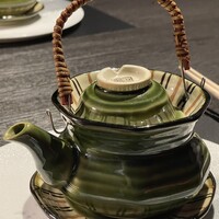 焼肉 牛印 新宿店 - 牛テールと旬のキノコの土瓶蒸し