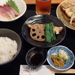 活魚料理 あきやま - 料理写真:サービス定食。どれもうんまい