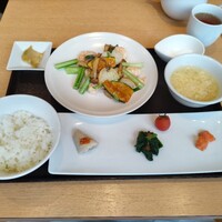 みこころ 無添加チャイナ935 - 今週の海鮮料理（海老と野菜の粒マスタード炒め）1,200円 ♪