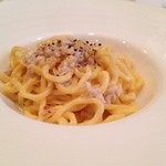 自家製スパゲッティーニ　地鶏のラグー　セージ風味