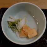 季節料理 山田屋 - 見事な一品料理である箸休め。