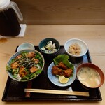 季節料理 山田屋 - 焼きふぐ丼 定食、900円
      + ふぐ から揚げ (小)、300円。