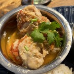 ワンテーブル - 鳥肉はとろけるような滑らかしっとり。スプーン入れた瞬間ホロホロー