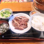 元氣七輪焼肉 牛繁 - ハラミ焼肉定食(肉増し)