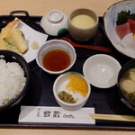 222687442 - 刺身天ぷら定食　１，３００円