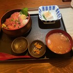 Shikishokuyuu Sentokan - まぐろ・ねぎとろ二色丼定食