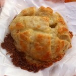 パリアッシュ - エメンタールとグリュイエールのパンオフロマージュ350円