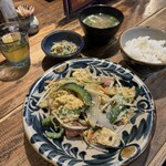 源さん - ゴーヤチャンプル定食全景