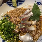 博多ごまサバ・博多もつ鍋 キッチンしゃもじ - サバは新鮮　胡麻とネギがたっぷり