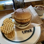 CRUZ BURGERS & CRAFT BEERS - 