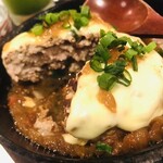 お酒とごはん サンダルキッチン - チーズハンバーグ