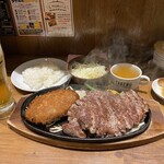 1ポンドのステーキハンバーグ タケル 天満店 - 