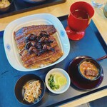 中庄 - うな丼 特上 一尾半(ご飯大盛り,肝焼きのせ)