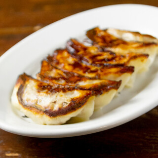 種類も豊富！こだわり餃子