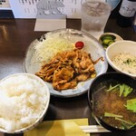 家庭料理居酒屋 よってって - ♪豚肉のキムチ炒め定食 ¥700