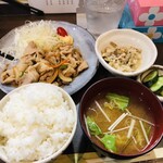 家庭料理居酒屋 よってって - ♪豚のスタミナ焼き定食¥700
