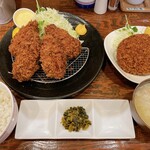 Tonkatsu Momiji - カキフライ定食、メンチカツ