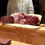 commedia - 熟成ハム肉のお披露目