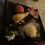 アミティエ - ドルチェプレート。ドルチェに迷ったら全部少しずつ食べてしまえができるのもいいところ。