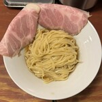 頑固麺 - 濃厚牡蠣搾り塩白湯つけ麺