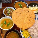 月と亀 - ポークビンダルー定食（小鉢カレー追加）
