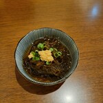 まちの - お通し（もずく酢）