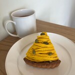 アフターアワーズ - 『ルイボスティー(オーガニック、HOT)』
      『かぼちゃのタルト』