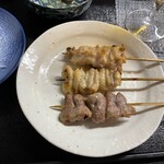 Sumibikushiyaki Uekusa - くび小肉　鳥皮　ハツ